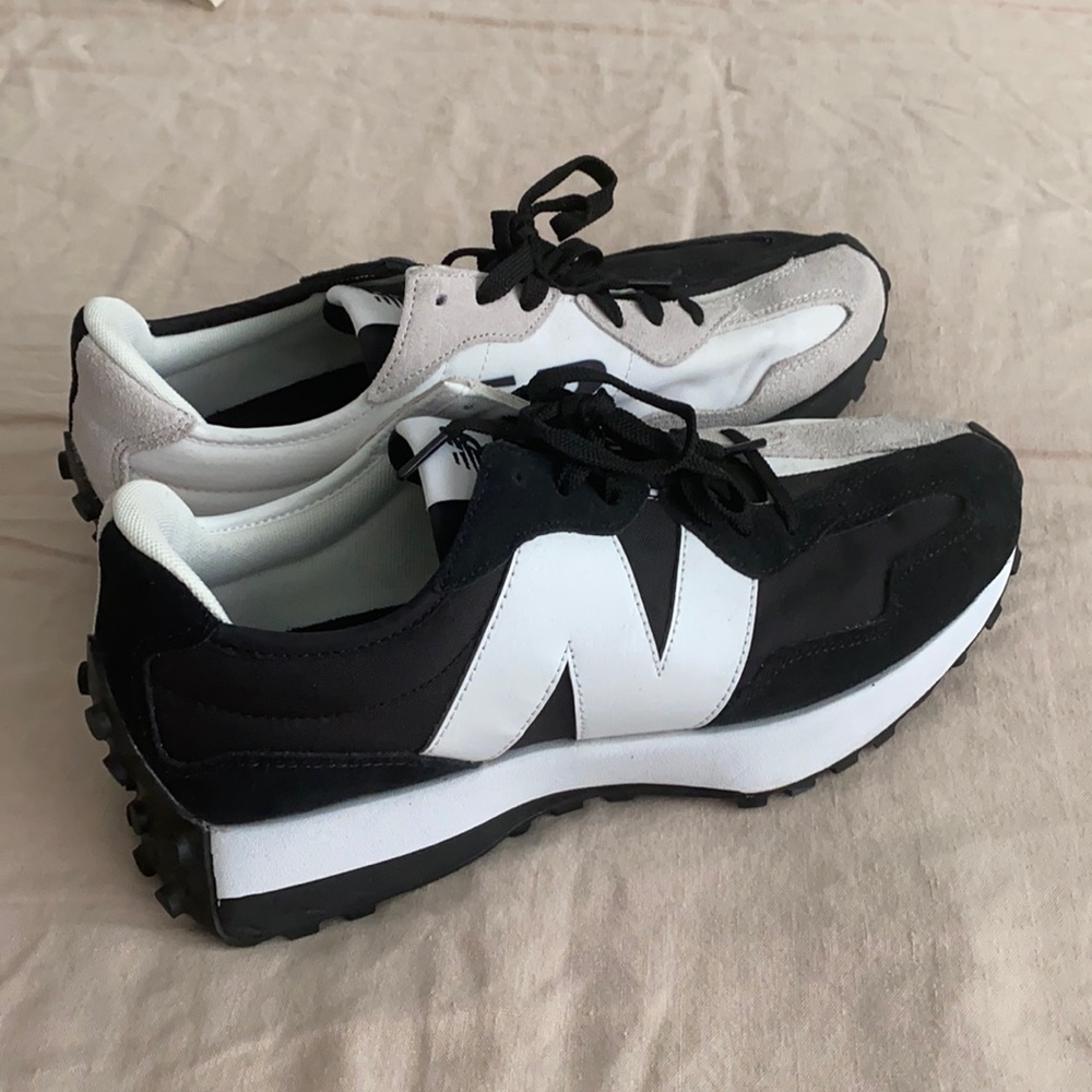 New Balance 327